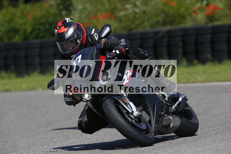 /Archiv-2024/29 12.06.2024 MOTO.CH Track Day ADR/Gruppe gelb/37